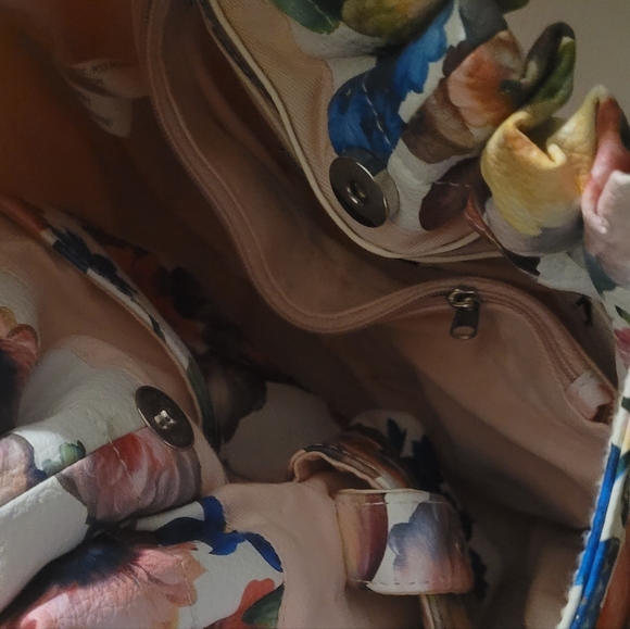 Cute flower purse - Picture 4 of 4